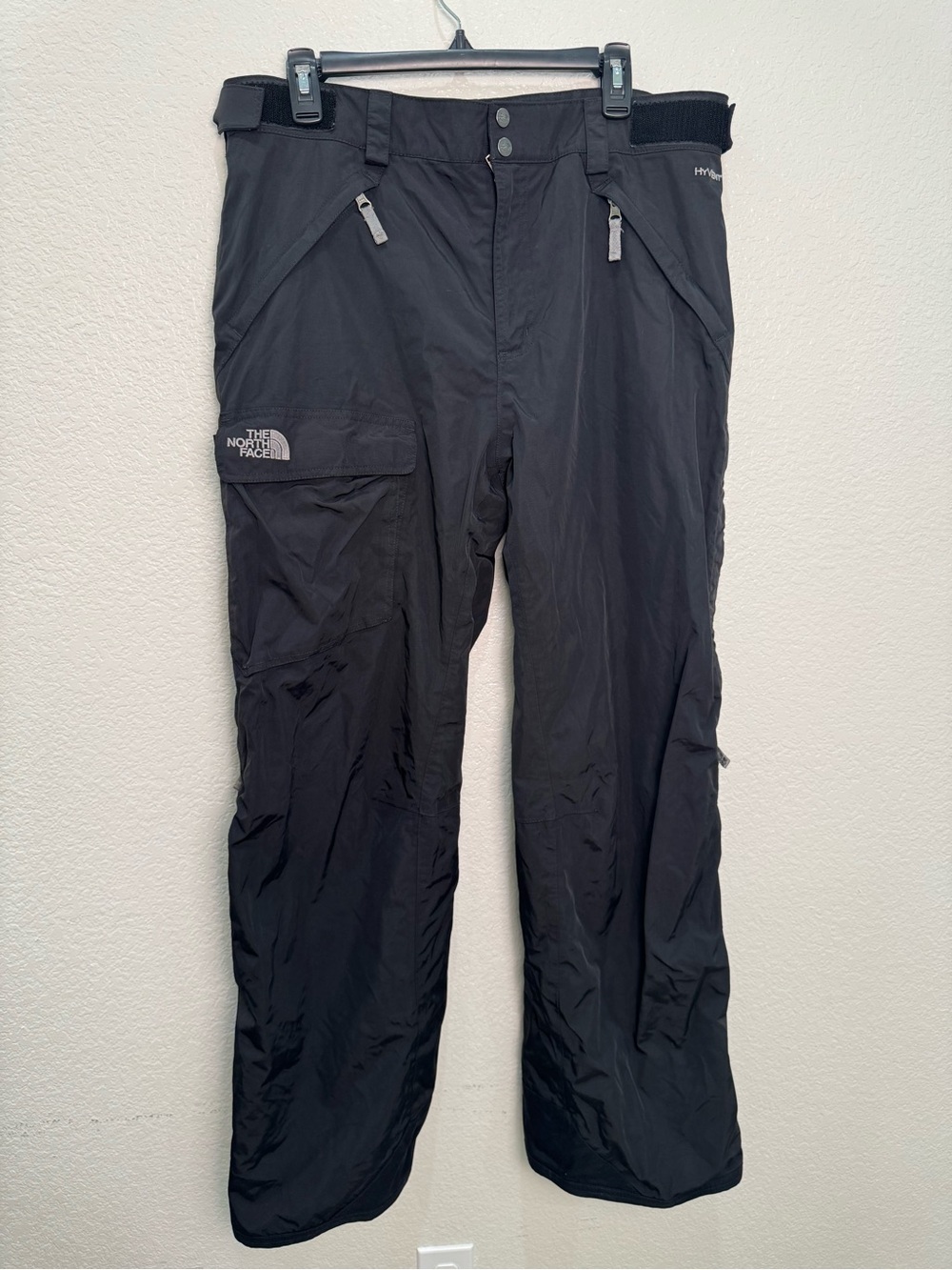 The North Face HyVent Snow Pants Mens L Black Insulated Cargo Ski Snowboard